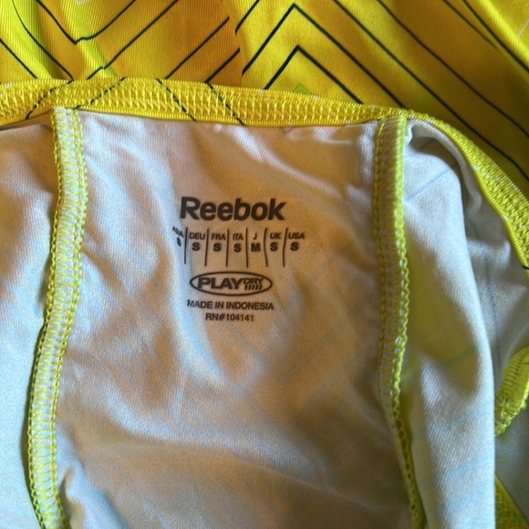 Reebok play dry size small yellow running tank top - Picture 5 of 5